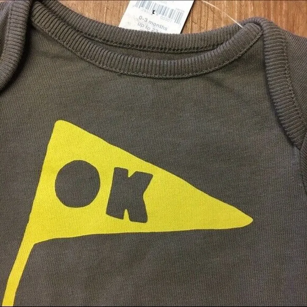Gap Boys Bodysuit Size 0-3 Months Brown Mustard Pennant OK Long Sleeve‎ NEW